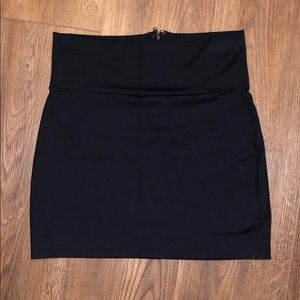 BEBE XS/TP black bodycon skirt